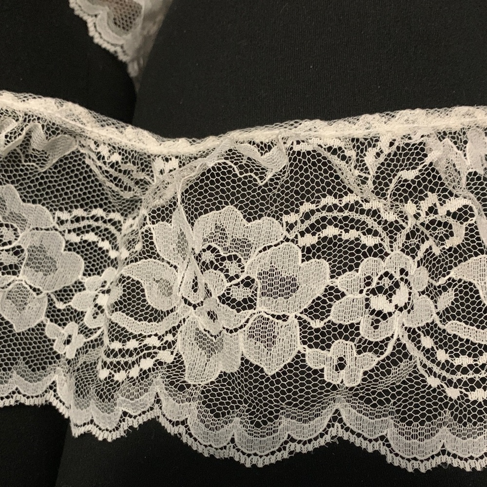 4 yards Elegant Cream Lace Trim 4 inches